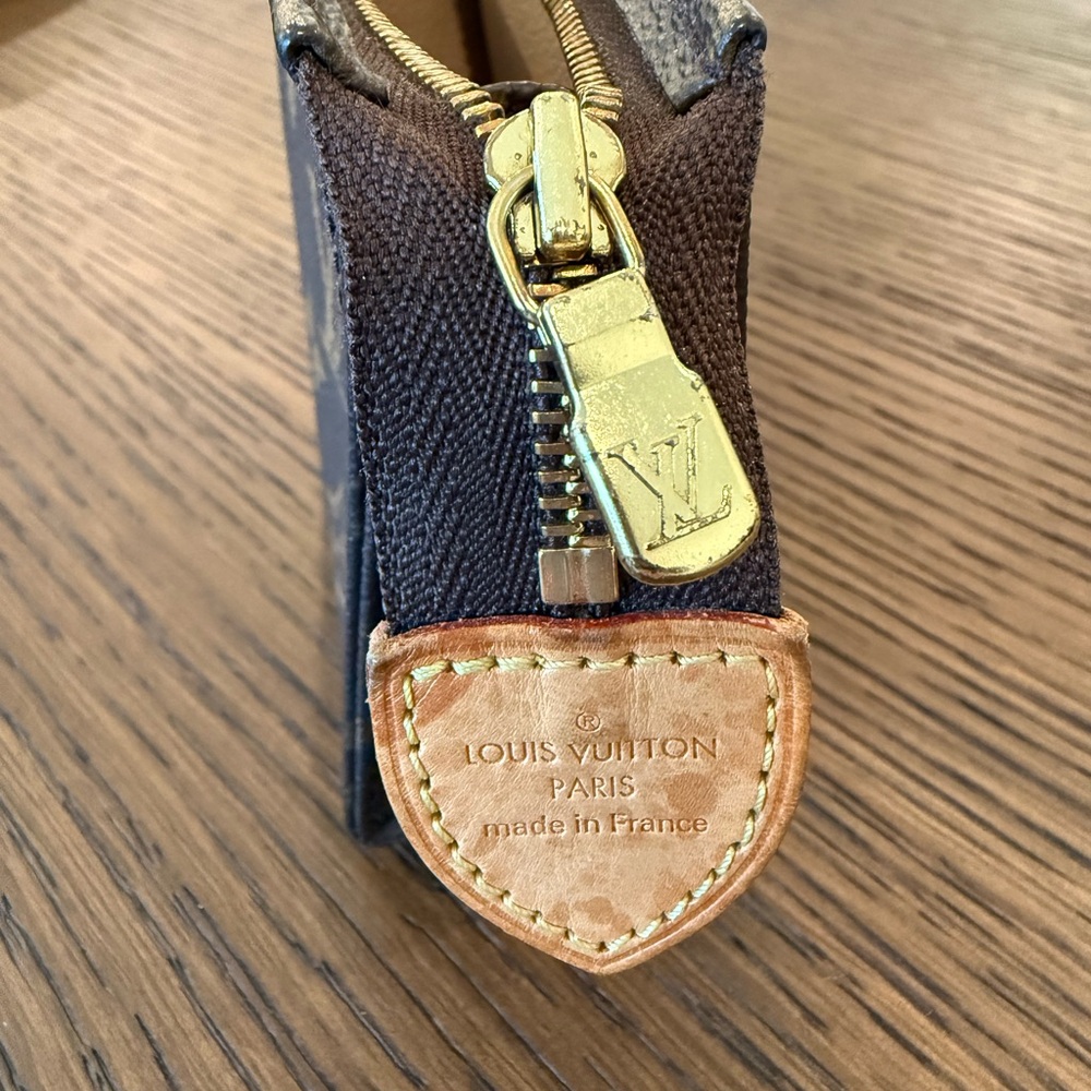 Louis Vuitton Monogram Small Toilet Pouch - Picture 6 of 8